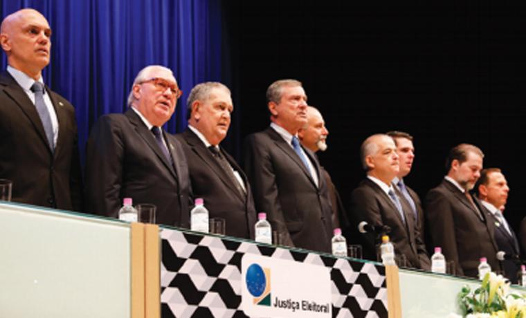 Desembargadores Cauduro Padin e Nuevo Campos tomam posse no TRE