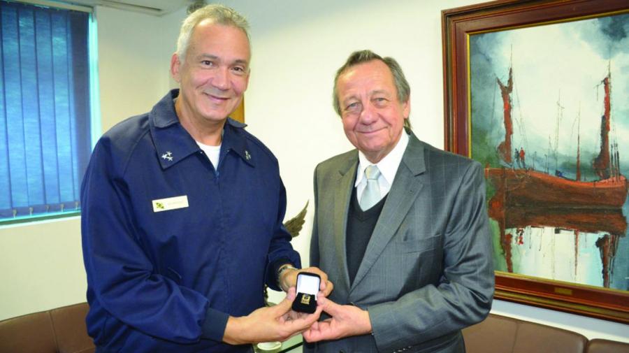Presidente do TJM visita comandante do  8º Distrito Naval