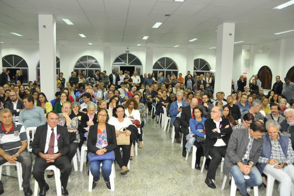 Movimento contra Cracolândia na Zona Norte reúne centenas de pessoas na Igreja Salette