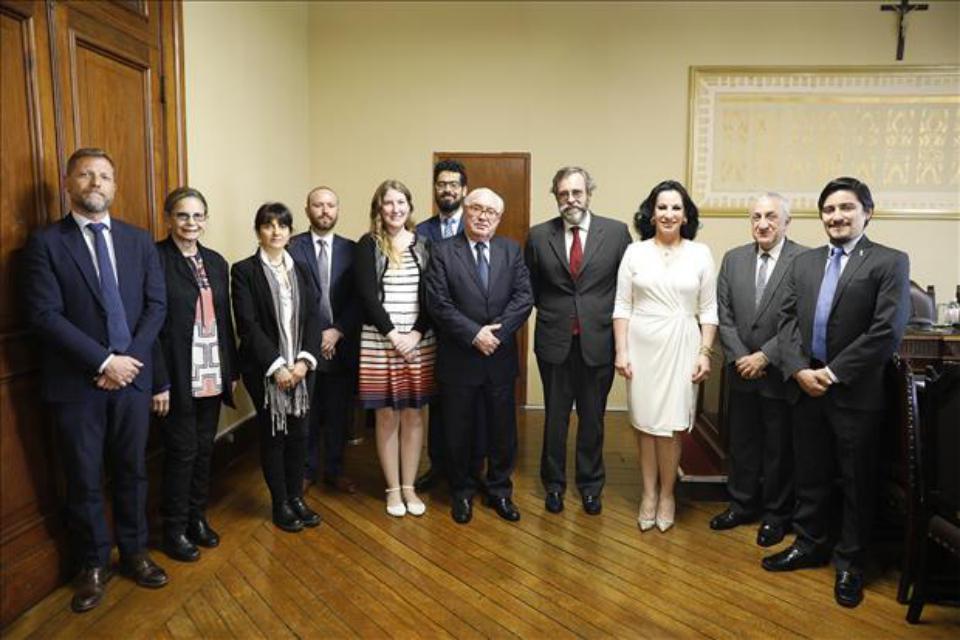 TJSP recebe diplomatas de sete países para debater formas de auxiliar refugiados