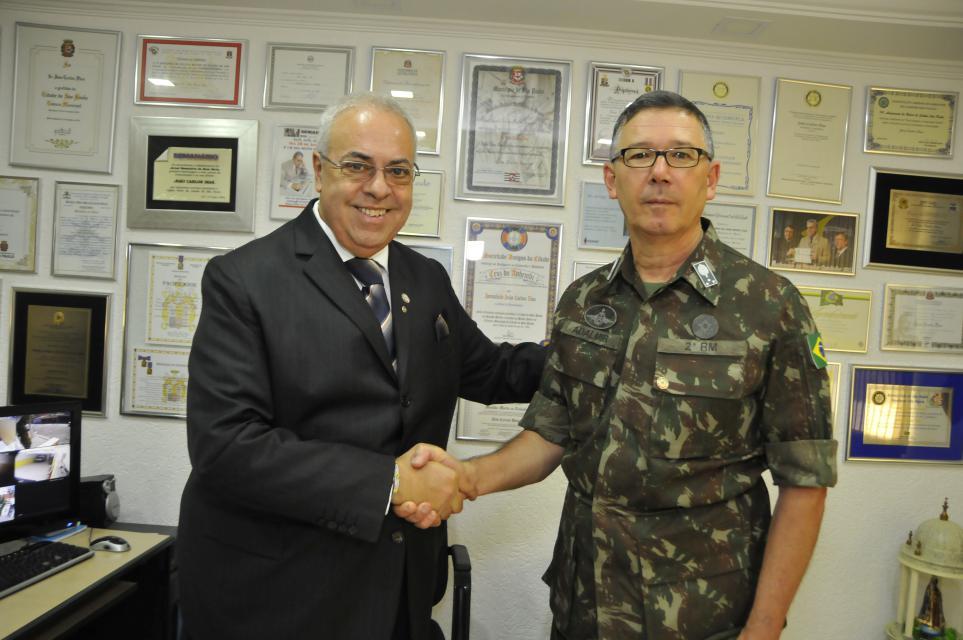 Jornal Semanário da Zona Norte recebe visita do comandante da 2ª Região do Exército, general Adalmir Manoel Domingos