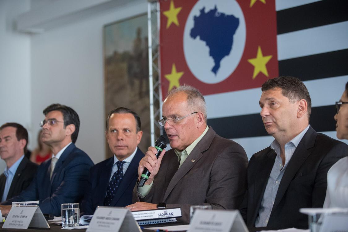 Governador e secretário anunciam pagamento de R$ 128,9 milhões de bônus a 73.857 policiais