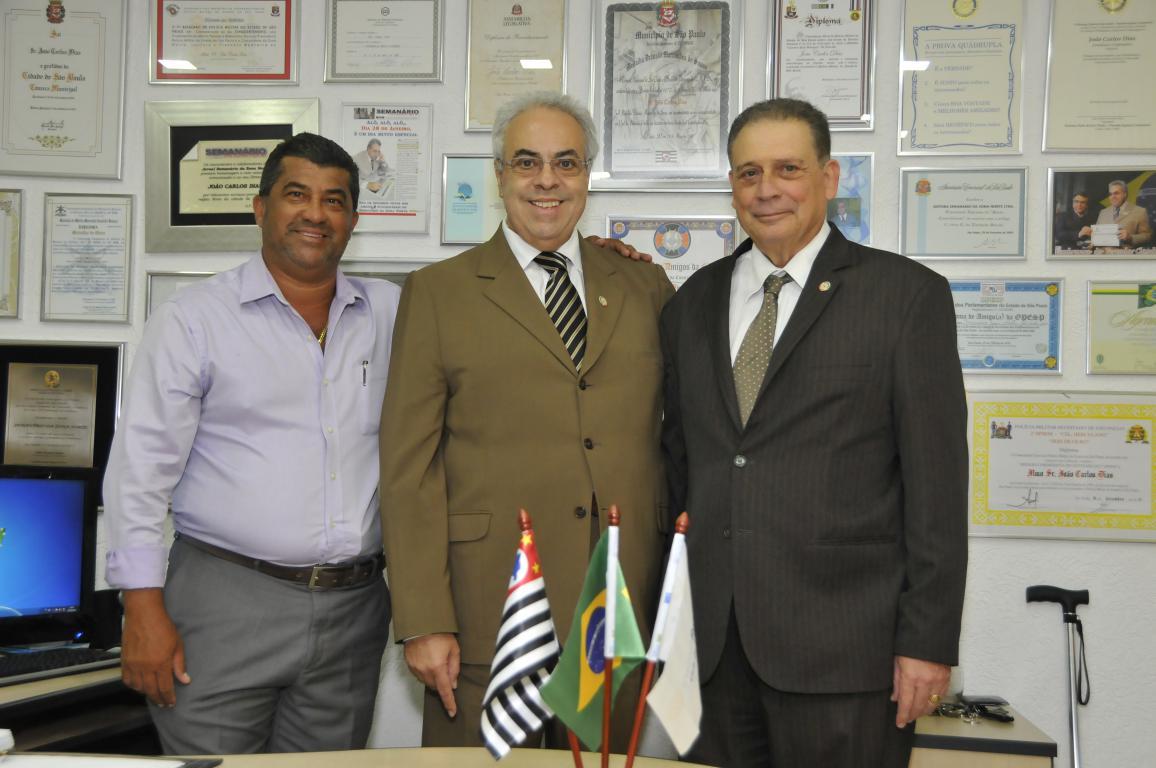 Novo delegado do 9º Distrito Policial, Nicola Romanini, visita o jornal Semanário da Zona Norte