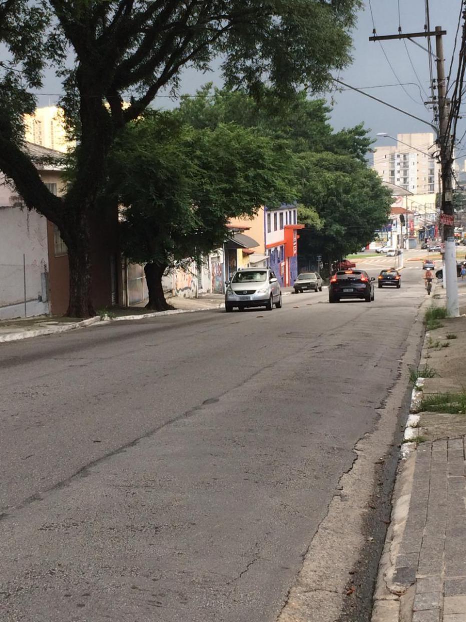 BOCA NA CORNETA - Moradores pedem a construção de lombadas