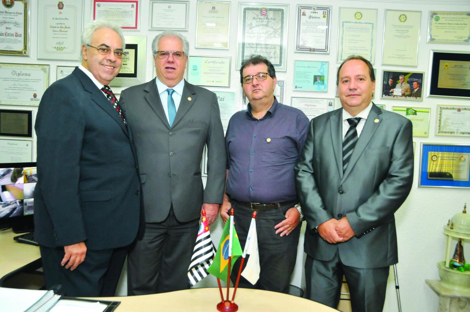 Jornal Semanário da Zona Norte recebe a visita do superintendente e de diretores da Polícia Técnico-Científica