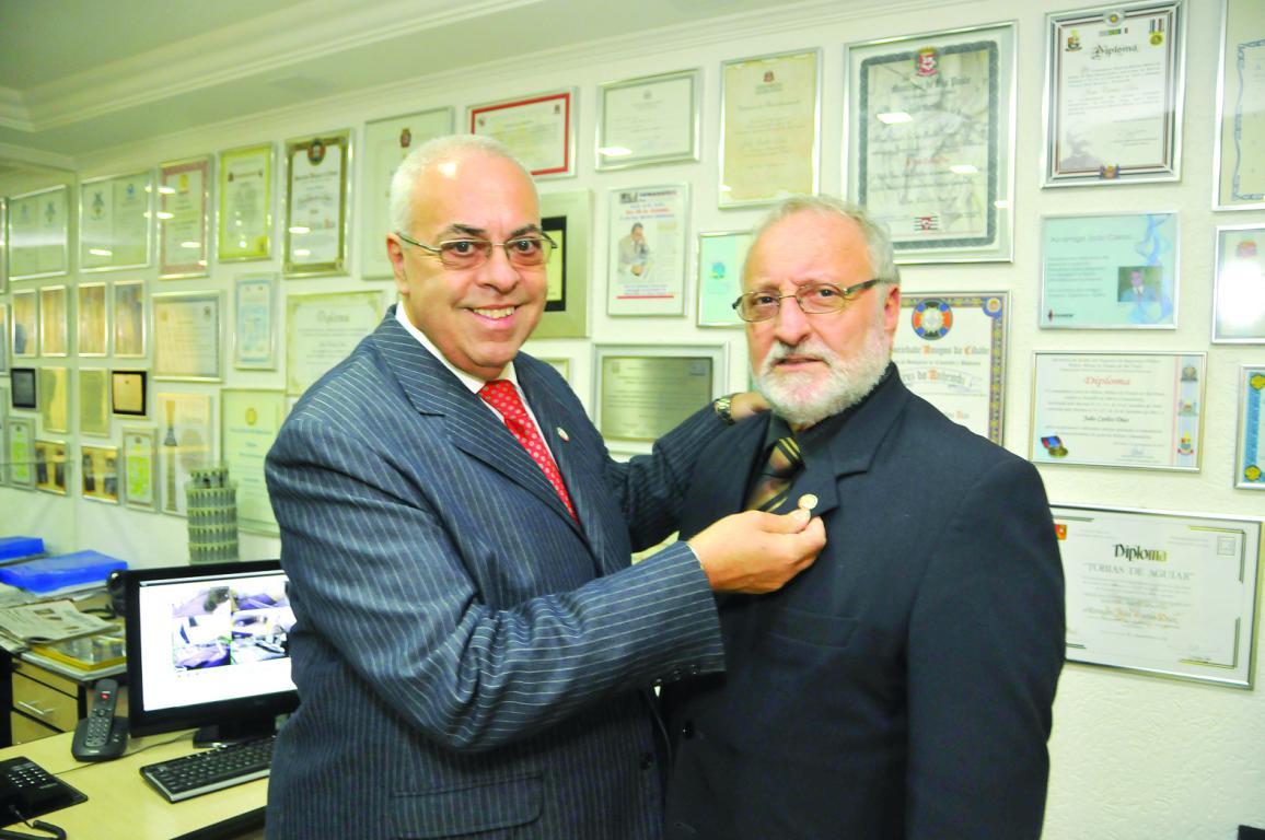 Novo delegado do 9º Distrito Policial visita o jornal Semanário da Zona Norte