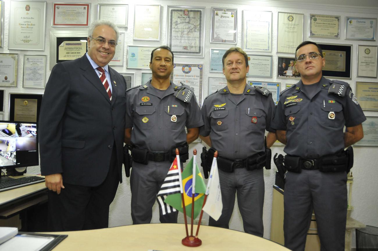 Comandantes do CPA/M-3, do 9º Batalhão e do 5º Batalhão visitam a sede do Semanário da Zona Norte