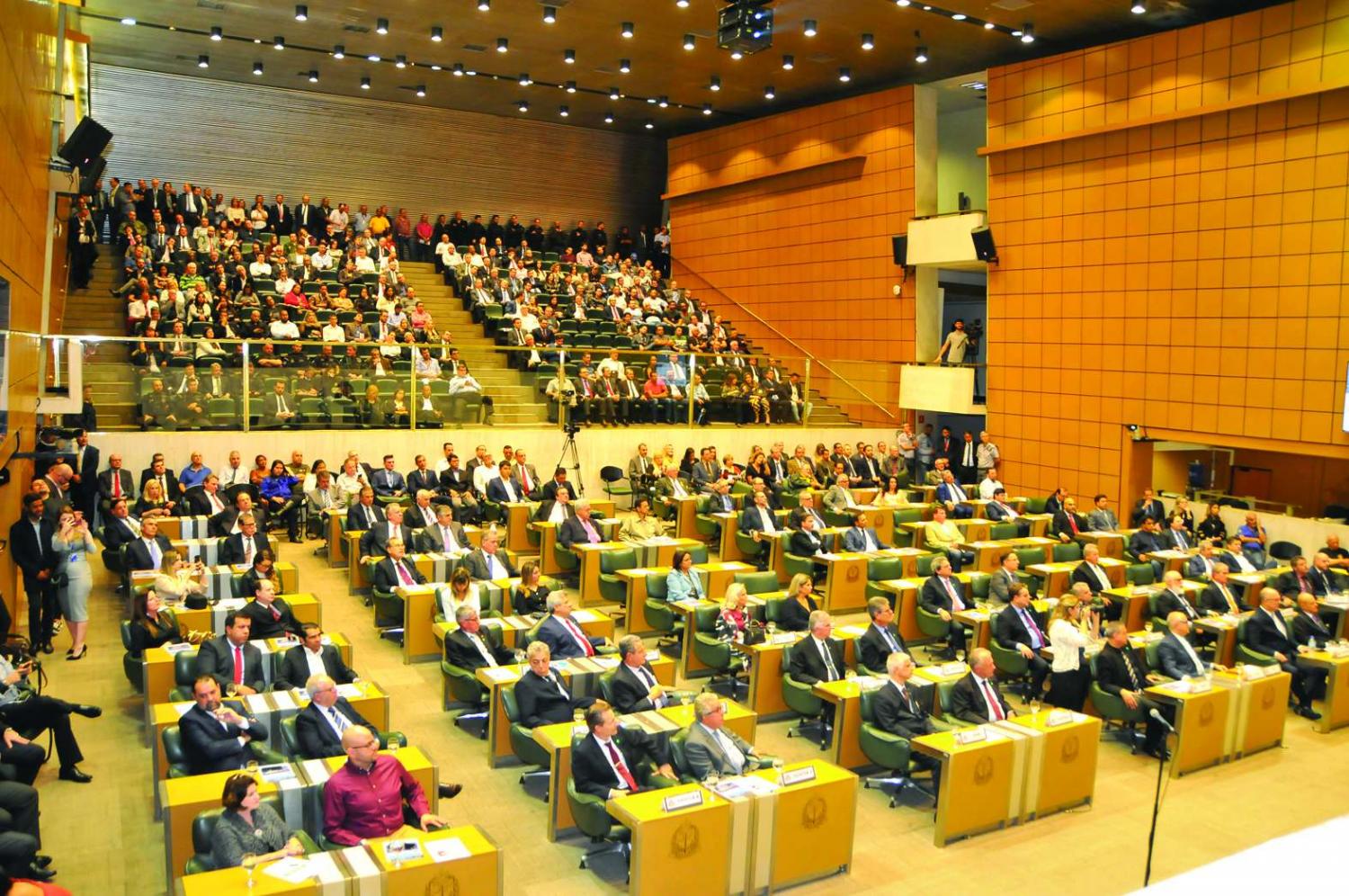 Dia da Polícia Civil é tema de sessão solene e de muitas homenagens na Assembleia Legislativa
