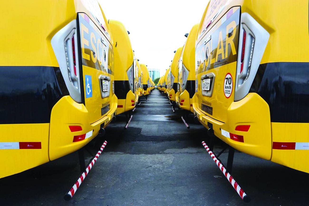 Ipem-SP participa de cerimônia de entrega dos ônibus para transporte escolar em municípios de SP