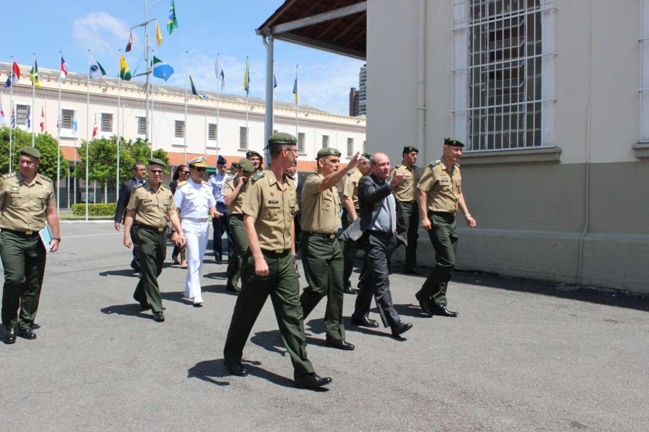 Ministro da Defesa visita o Centro Solar dos Andradas