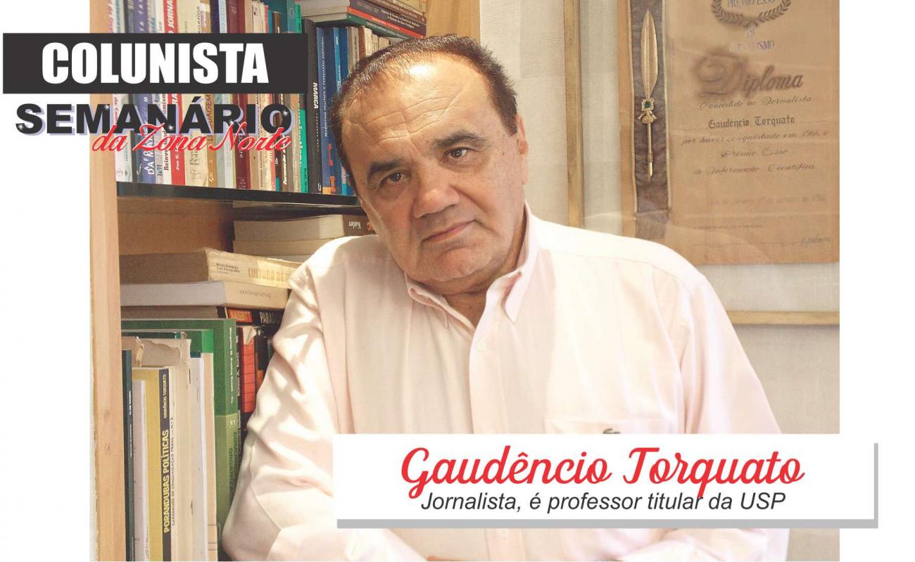 Thêmis, a deusa da Justiça, sob densa névoa