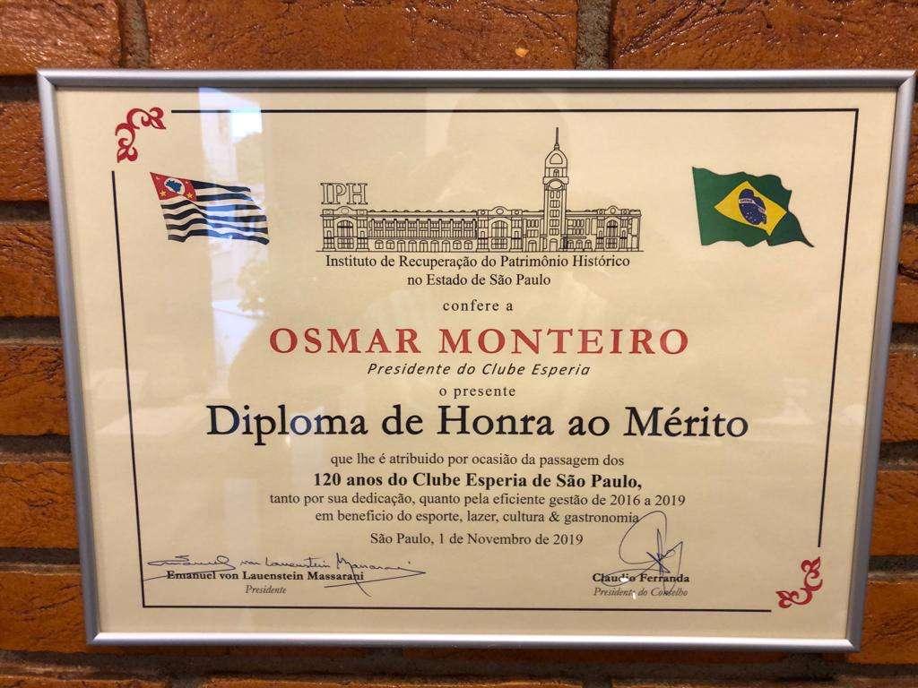Um grande colecionador de homenagens