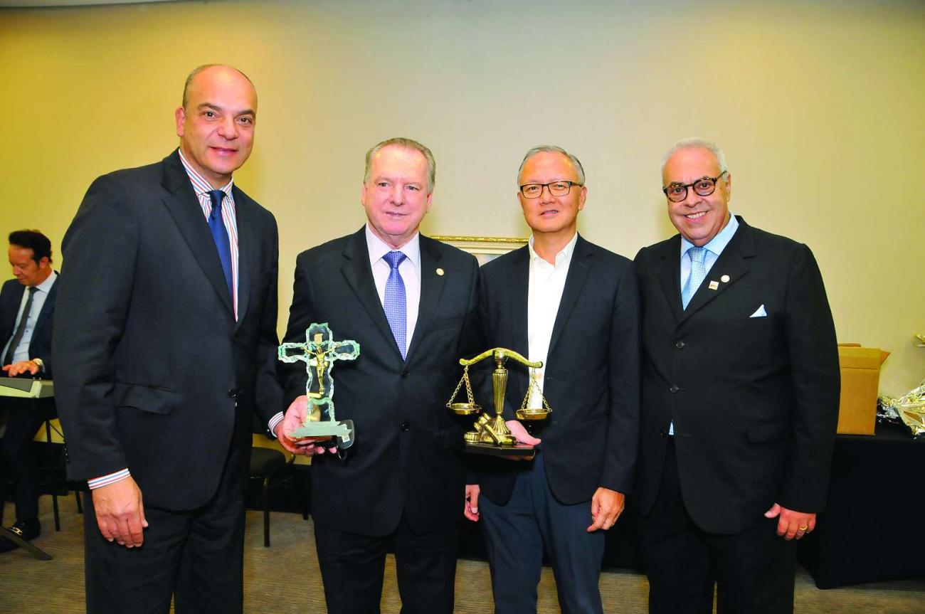 Presidente do TJM-SP, Clovis Santinon e o deputado federal Peternelli, visitam a redação do Semanário da  Zona Norte