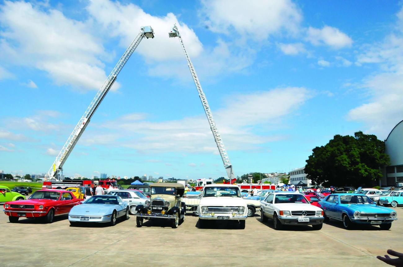 2º Encontro de Automóveis Antigos promovido pelo Rotary-Norte agita a nossa região e mostra o amor pelos carros de antig