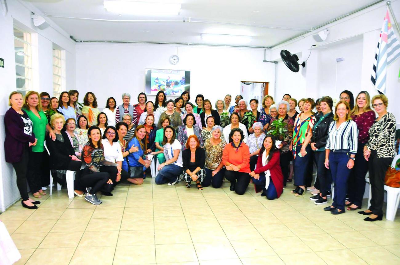 Creche Regina Angelorum comemora Dia Internacional da Mulher com café da manhã para convidados e colaboradores