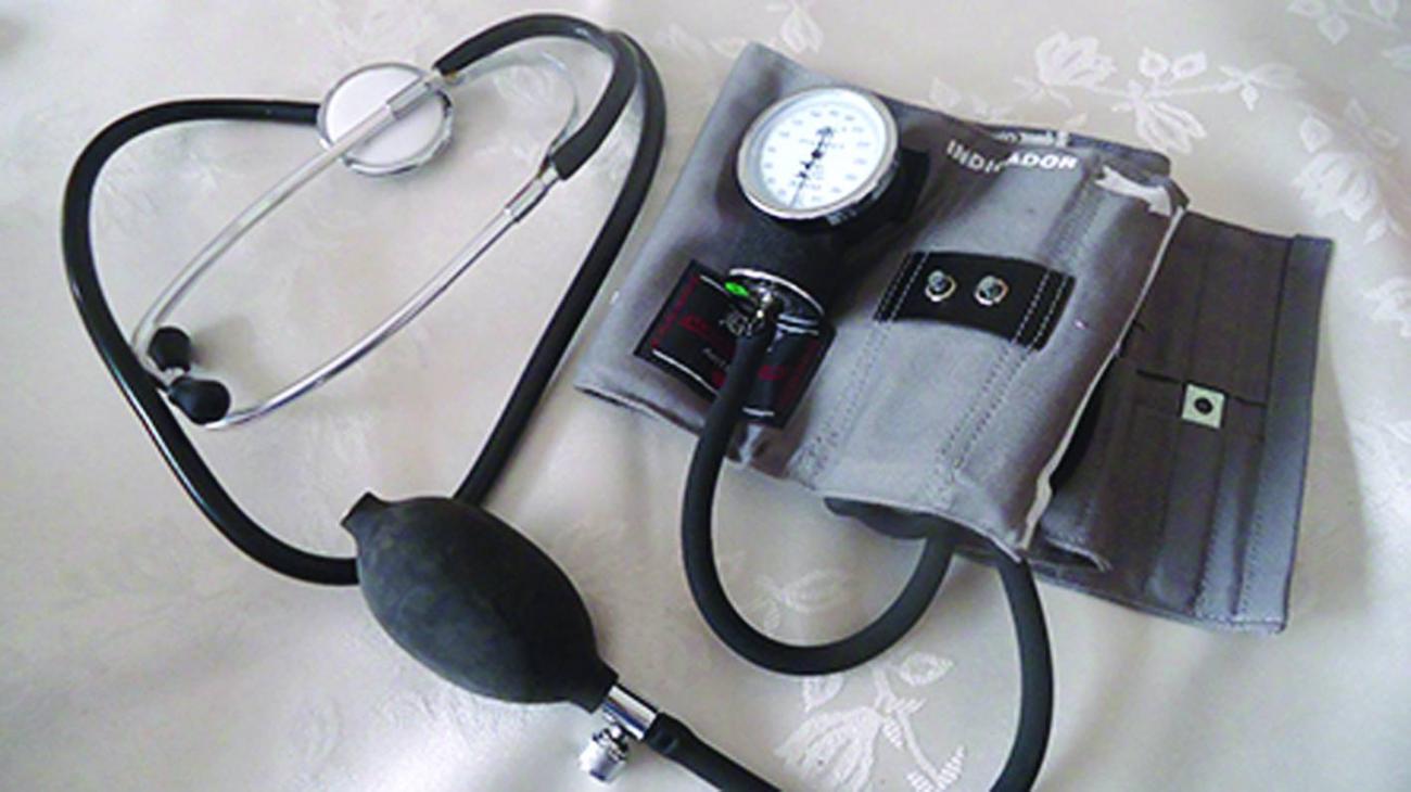 Ipem-SP verifica aparelhos de medir pressão arterial destinados a hospital da Zona Leste da Capital