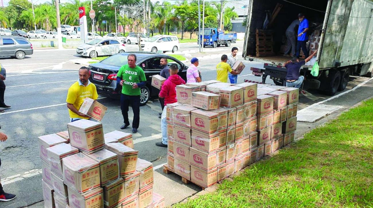 Vereador Adilson Amadeu promove mutirão de doações de cestas básicas para taxistas