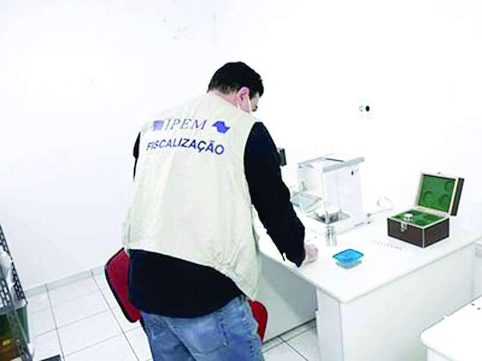 Ipem-SP verifica metro comercial no fabricante na Zona Norte da capital