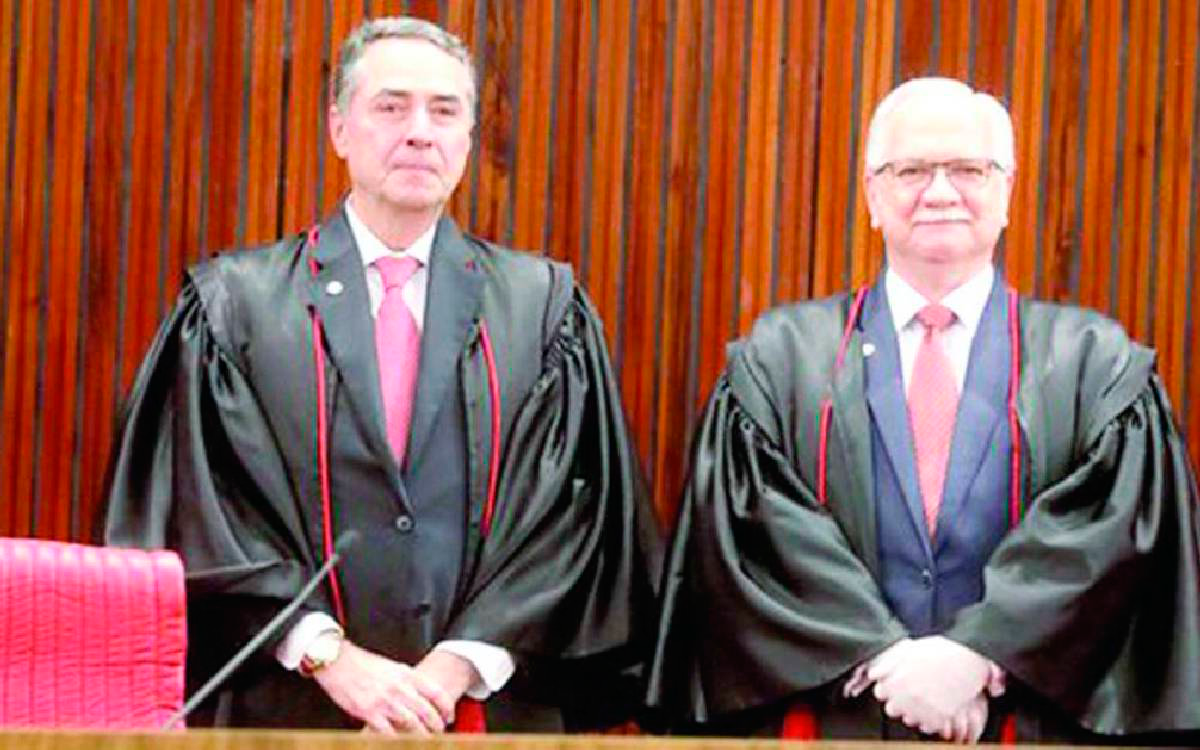 Ministro Luís Roberto Barroso é empossado presidente do TSE