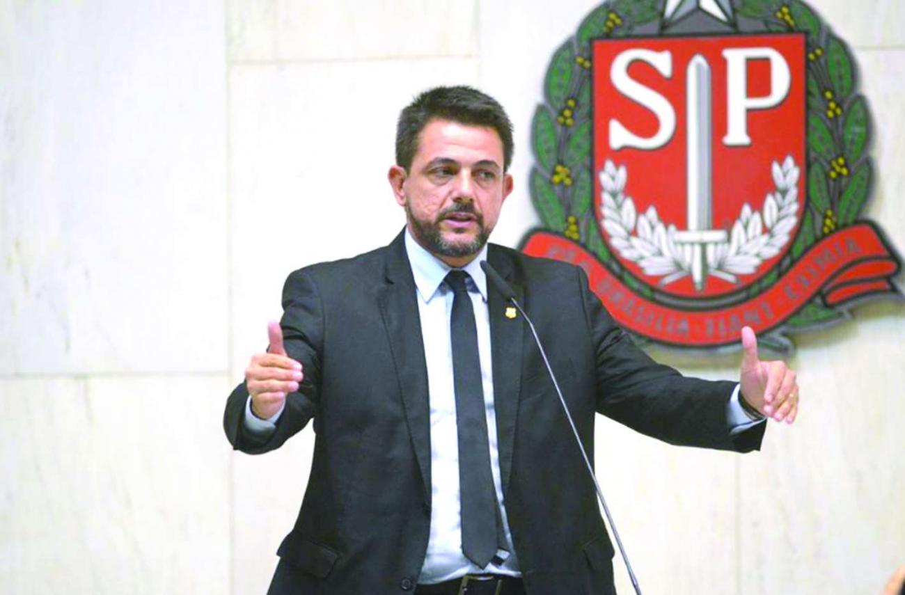 Deputado Danilo Balas assina pedido de impeachment contra João Doria