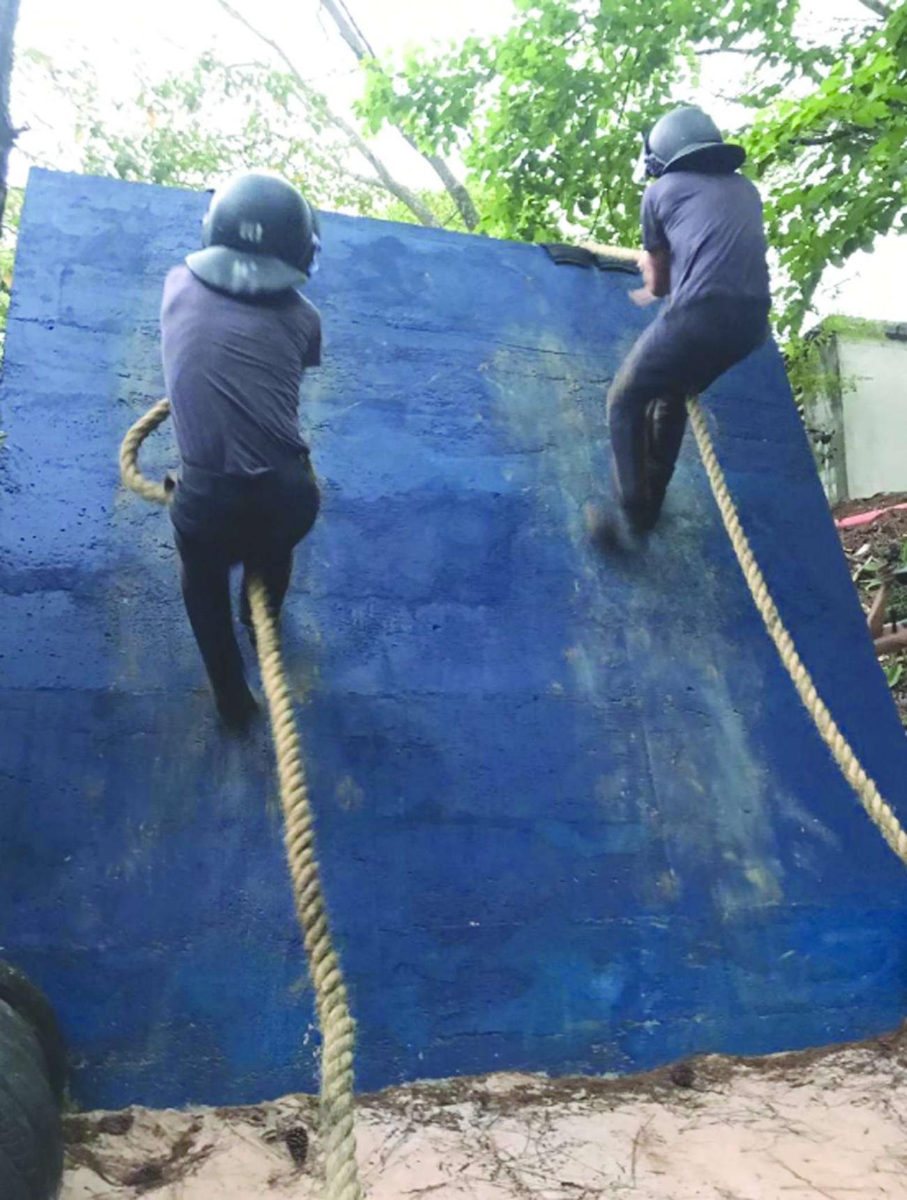 Academia do Barro Branco realiza treinamento com futuros oficiais