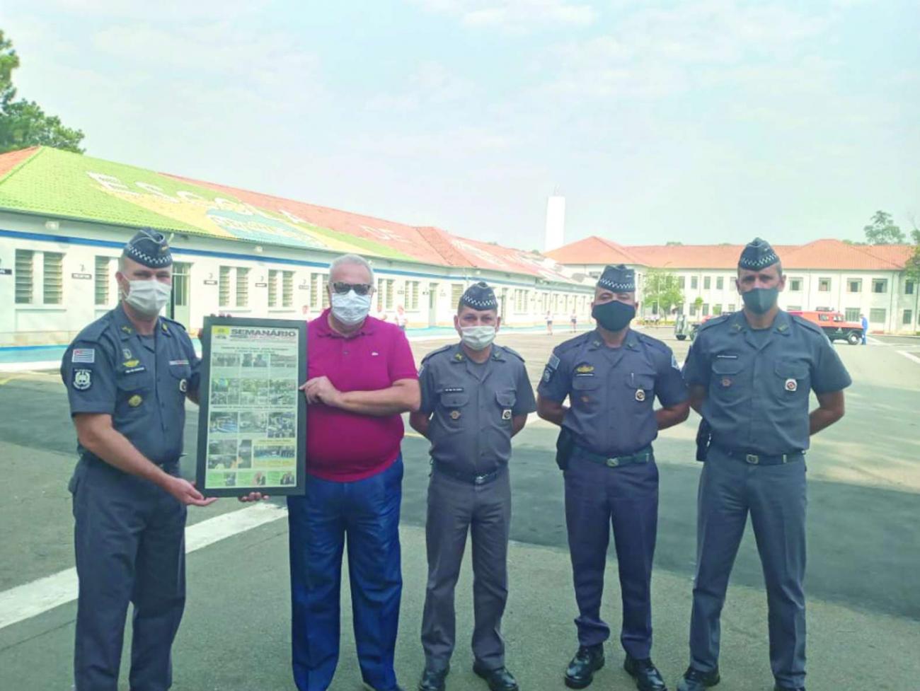 Academia do Barro Branco recebe visita do editor-chefe do Semanário da Zona Norte
