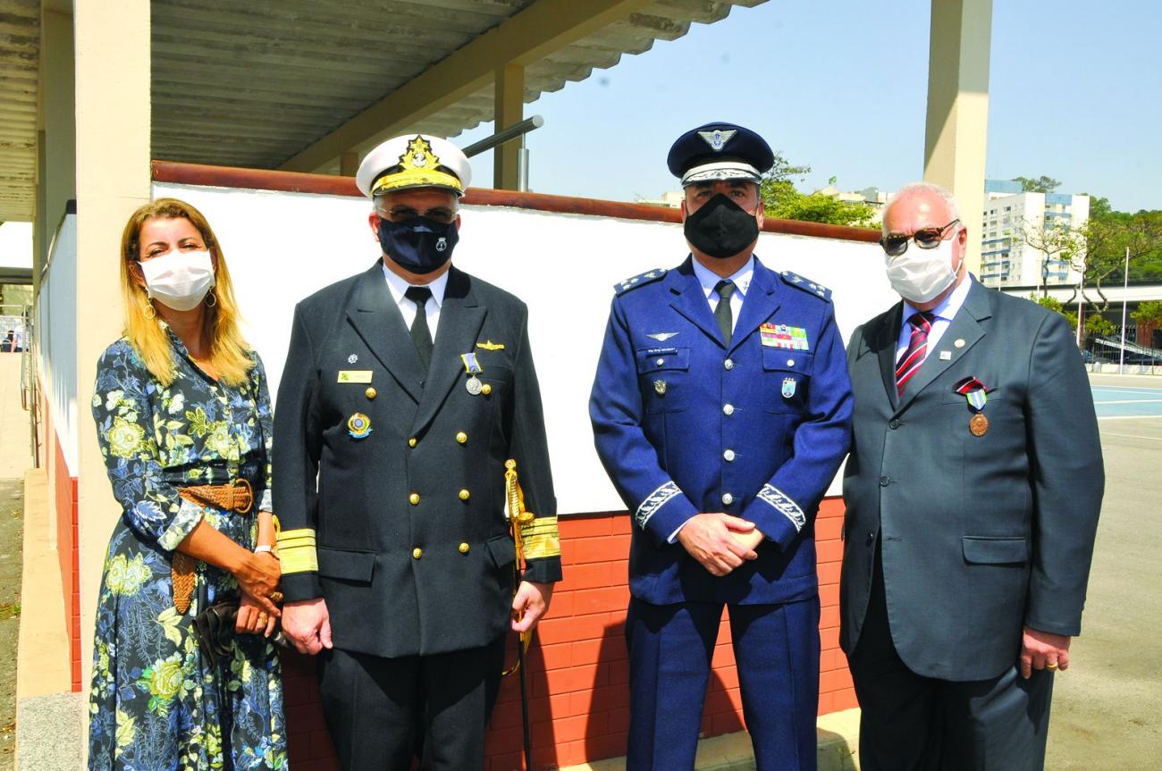FAB presta homenagem a militares e civis durante solenidade em São Paulo