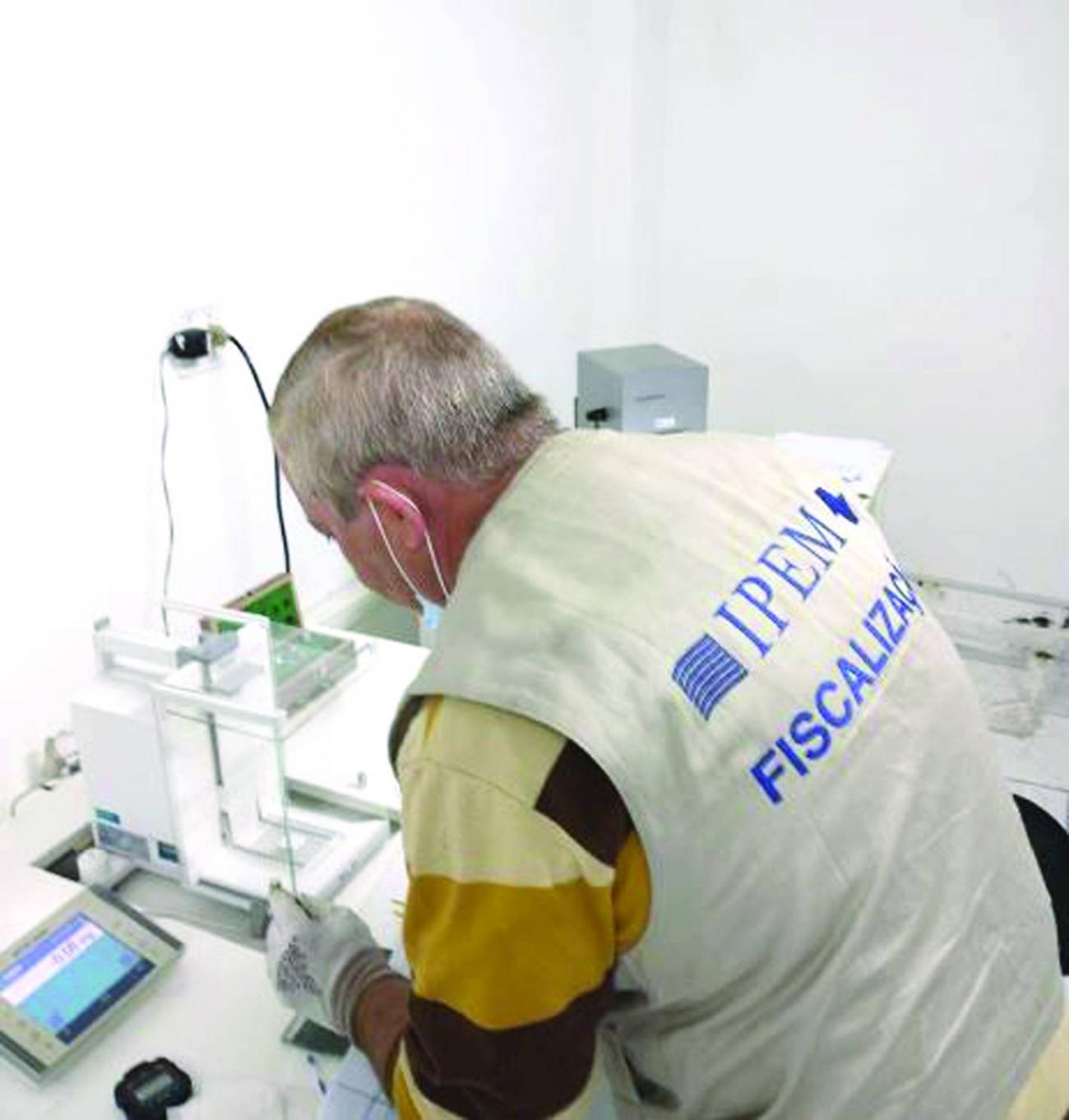 Na Zona Norte da Capital, Ipem-SP verifica pesos padrão para indústria e oficinas de manutenção de balanças