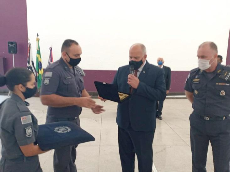 Secretário de Segurança Pública do Estado de São Paulo ministra aula para alunos da Academia  do Barro Branco