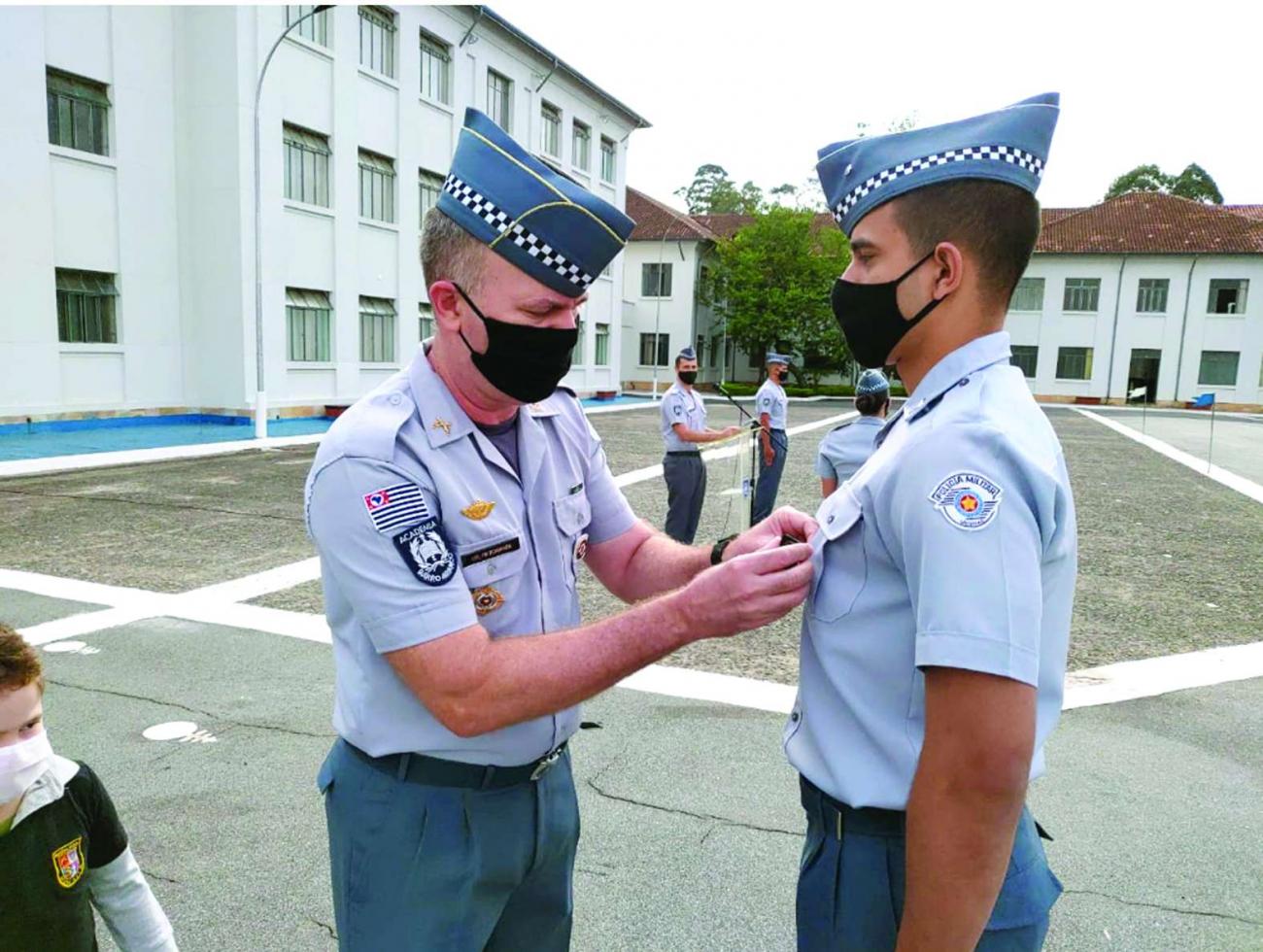 Aluno oficial da salva a vida de policial militar Semanário ZN