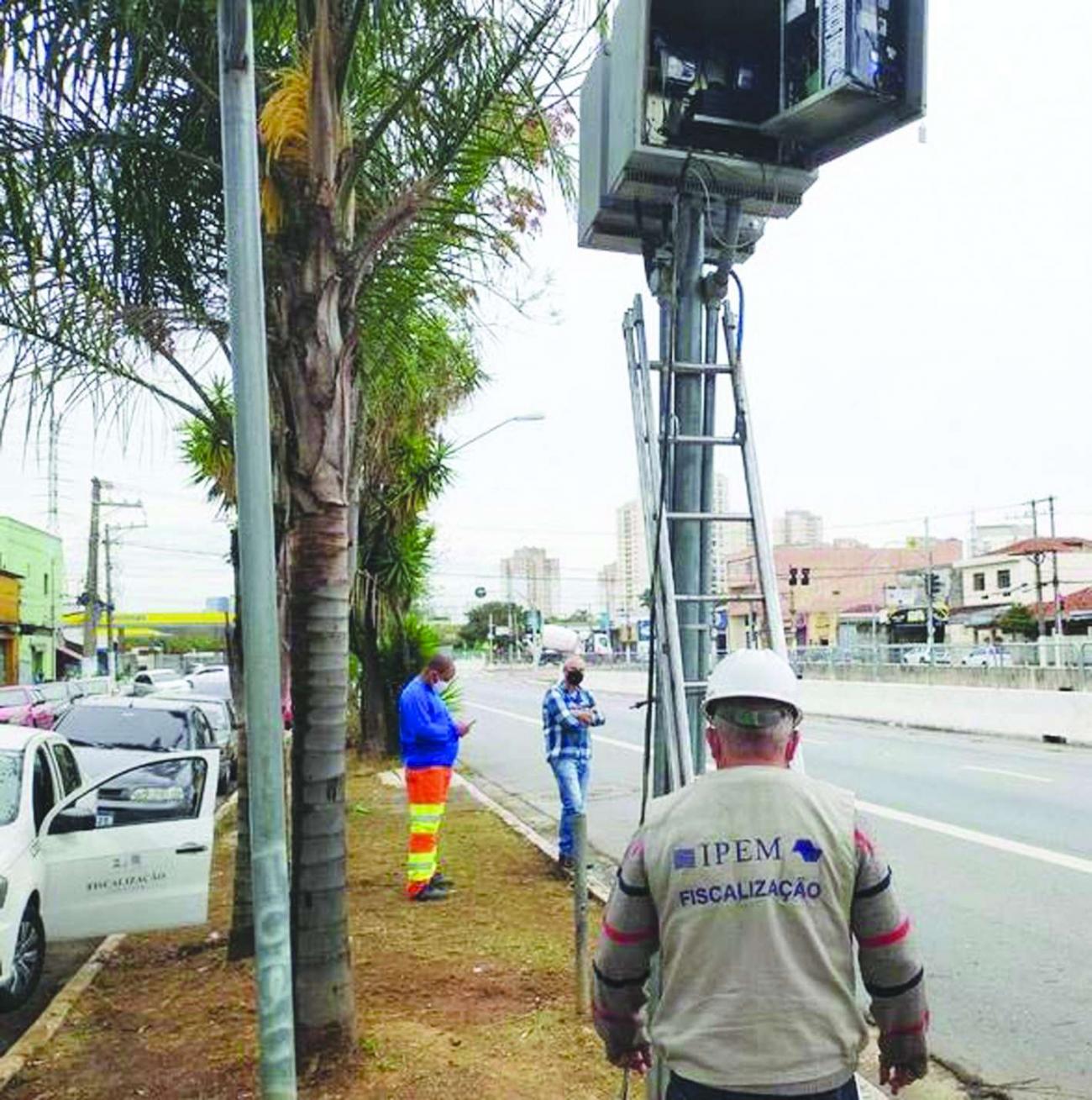 Ipem-SP verifica radar na Avenida Educador Paulo Freire, na Vila Maria, região norte da Capital