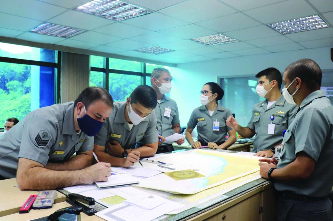 Comando do 8° Distrito Naval realiza Exercício Simulado de Incidente de Poluição por Óleo nas Águas Brasileiras