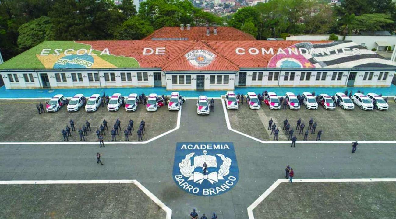 Pátio Capitão Alberto Mendes Júnior presta grande significado aos alunos oficiais