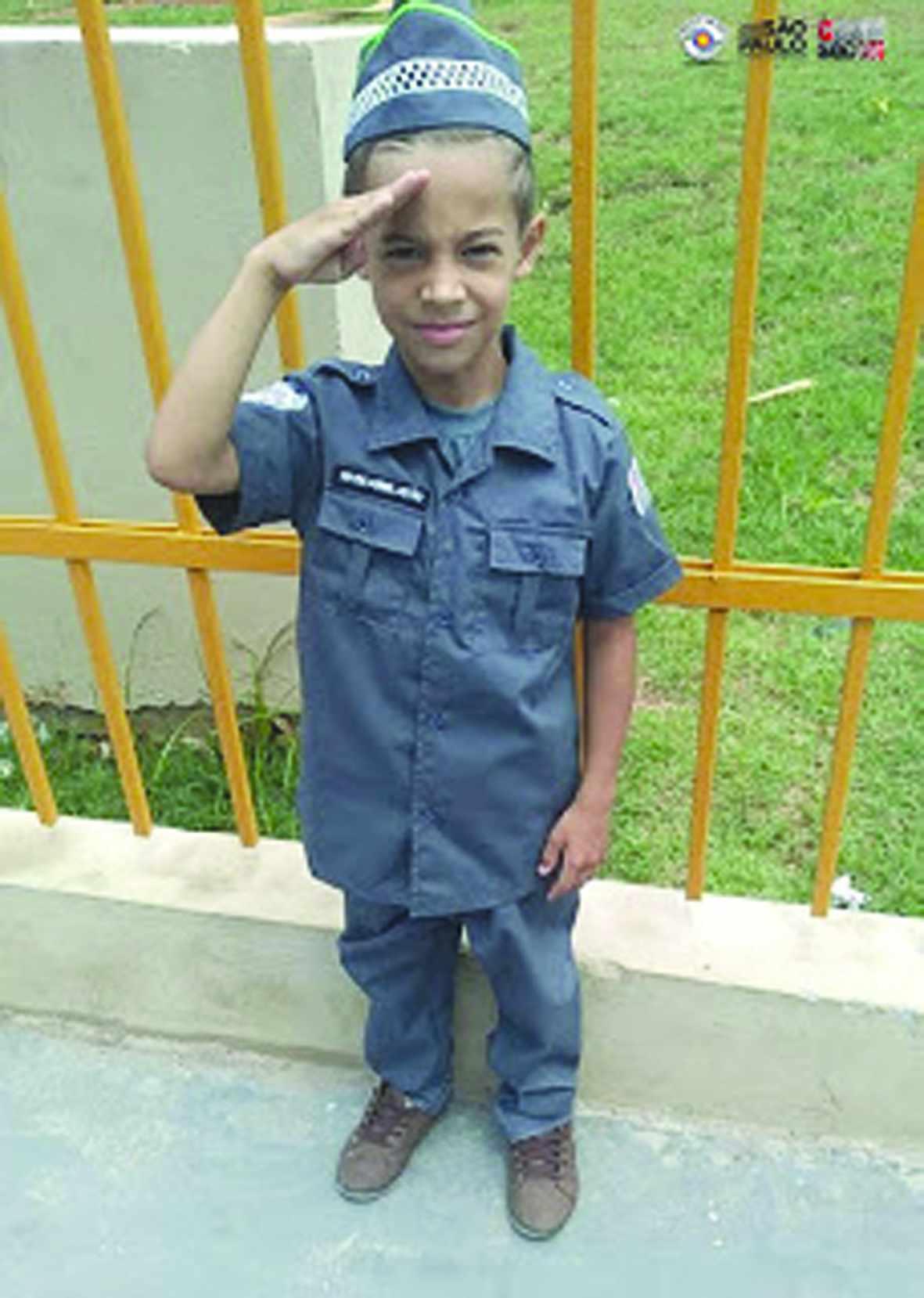 Policiais militares realizam sonho de um menino