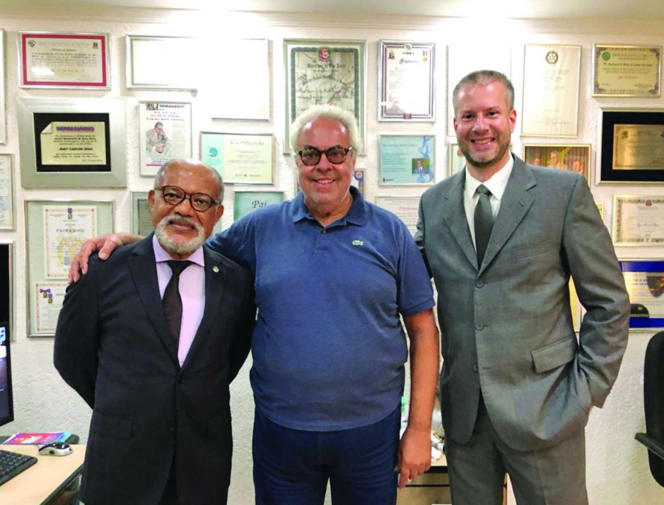 Jornal Semanário da Zona Norte recebe visita dos diretores da Associação dos Diplomados da Escola Superior de Guerra