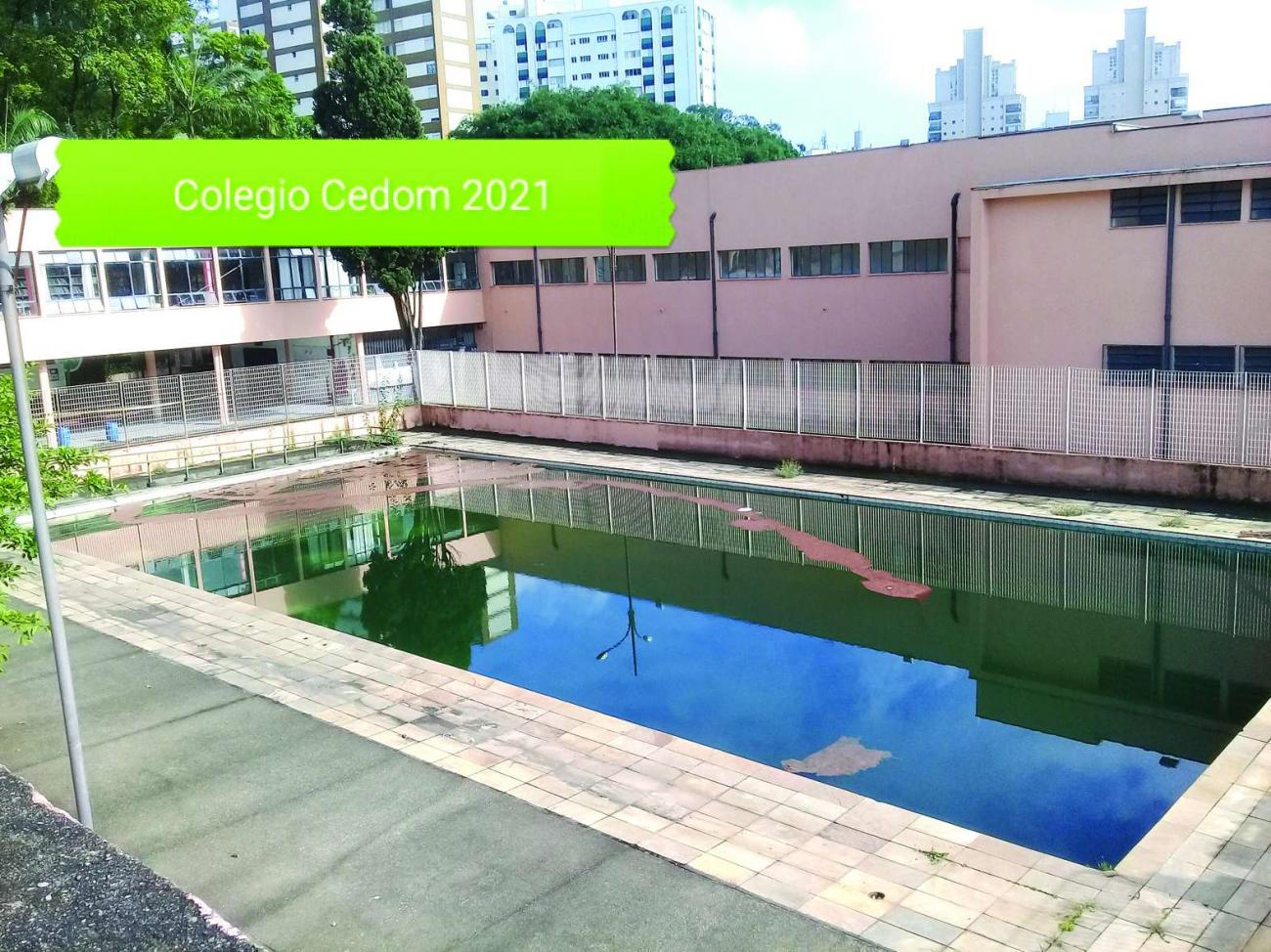 Piscina de colégio estadual cheia de esgoto/santana/urgente!!!!!