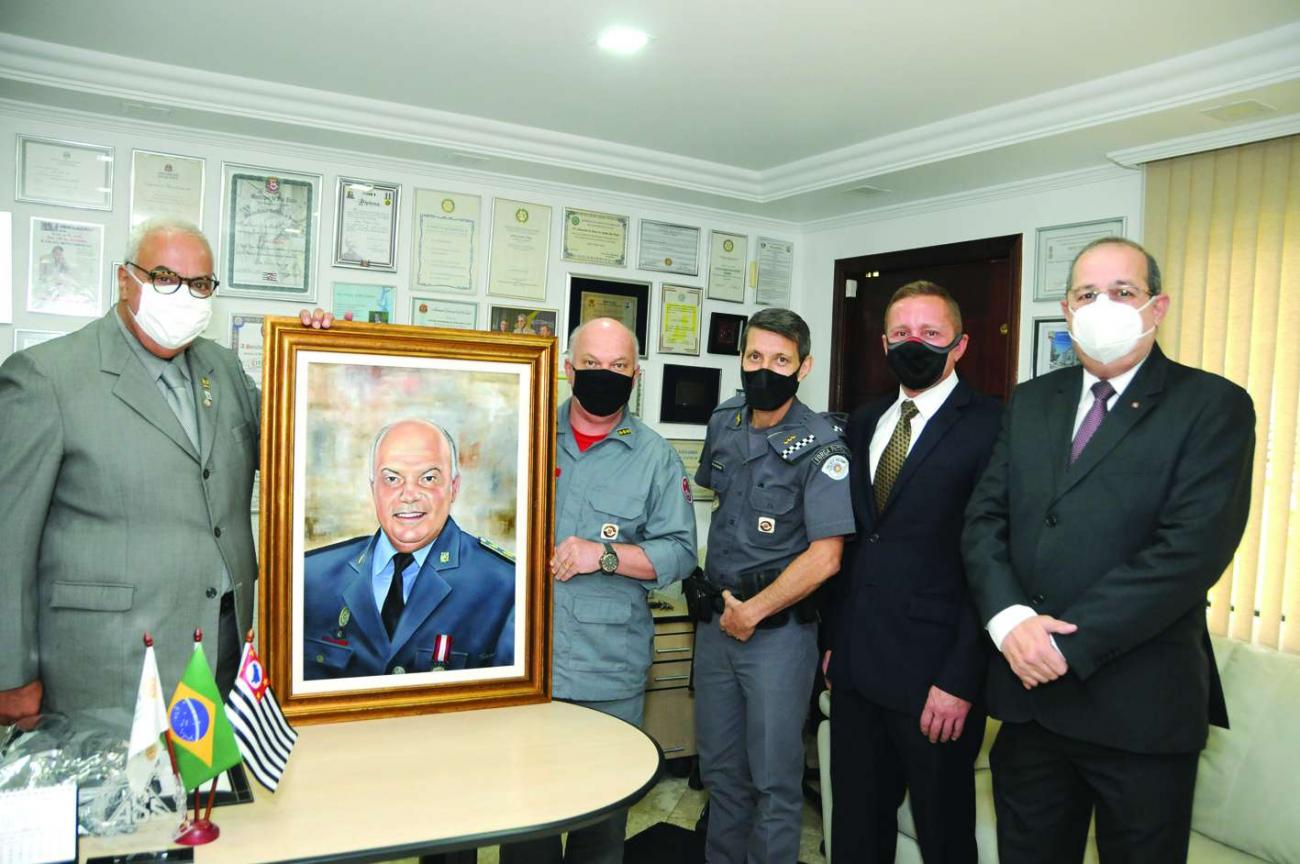 Novo comandante do Corpo de Bombeiros de São Paulo coronel PM Silva visita o Semanário da Zona Norte