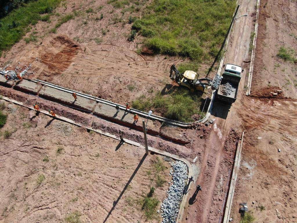 Polícia Ambiental flagra loteamento ilegal em terreno embargado