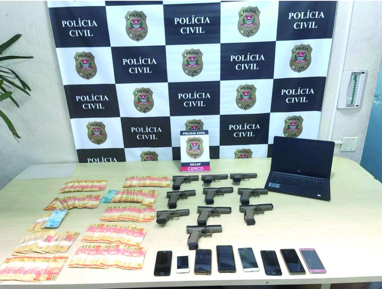 Policiais civis da 4ª Delegacia Seccional – Norte prendem um traficante de armas de fogo