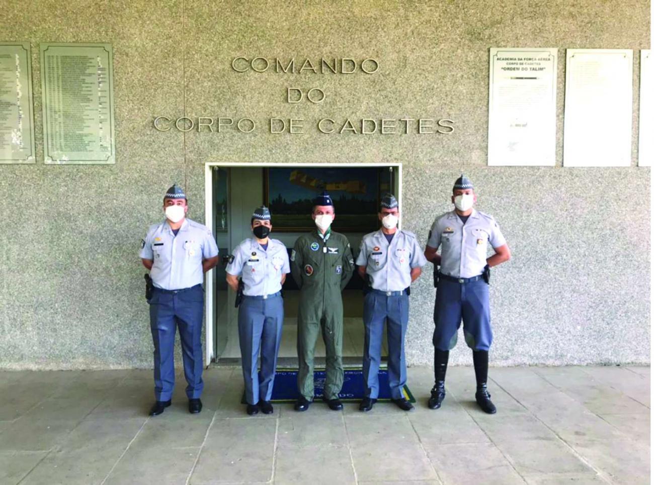 Comitiva da Academia de Polícia Militar do Barro Branco visita a Academia da Força Aérea do Brasil