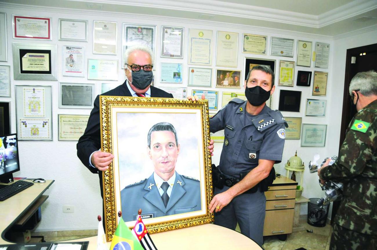 Coronel PM Vanderlei Ramos recebe homenagem do Semanário da Zona Norte