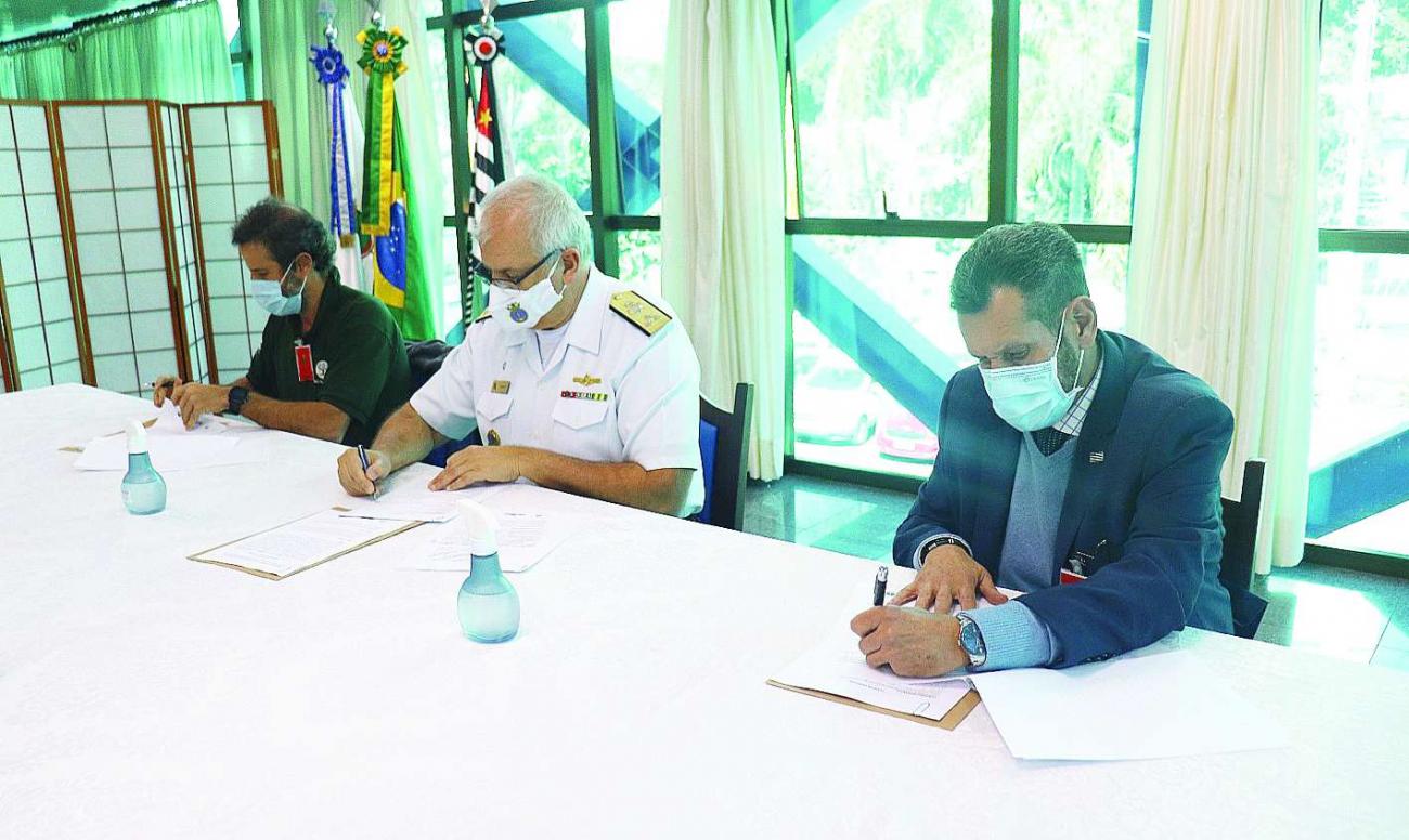 Comando do 8º Distrito Naval celebra Termo de Cooperação com a Secretaria de Infraestrutura e Meio Ambiente do Estado de