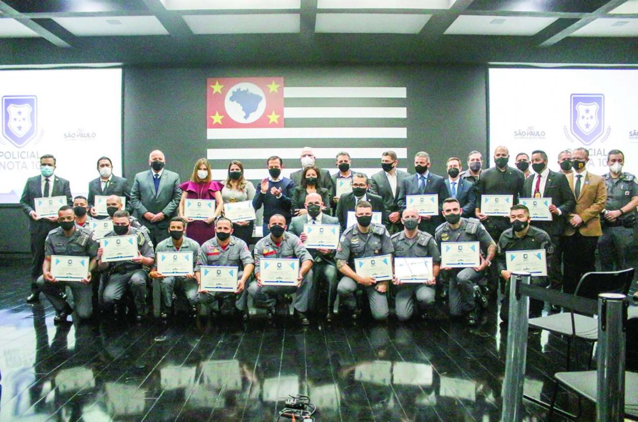 Governo de SP homenageia Policiais Nota 10