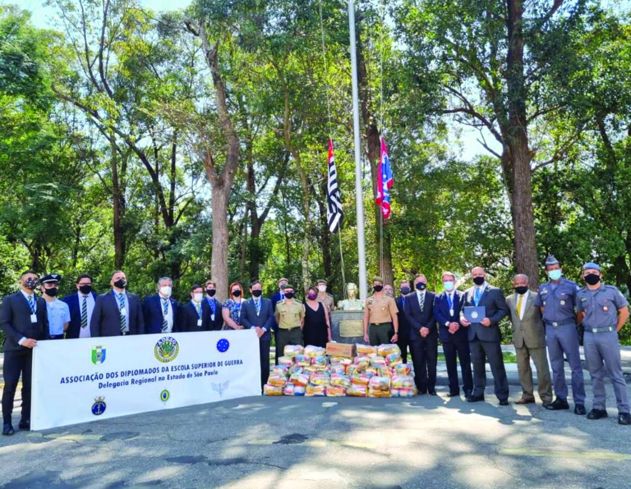 Comitiva da ADESG visita a Academia de Polícia Militar do Barro Branco