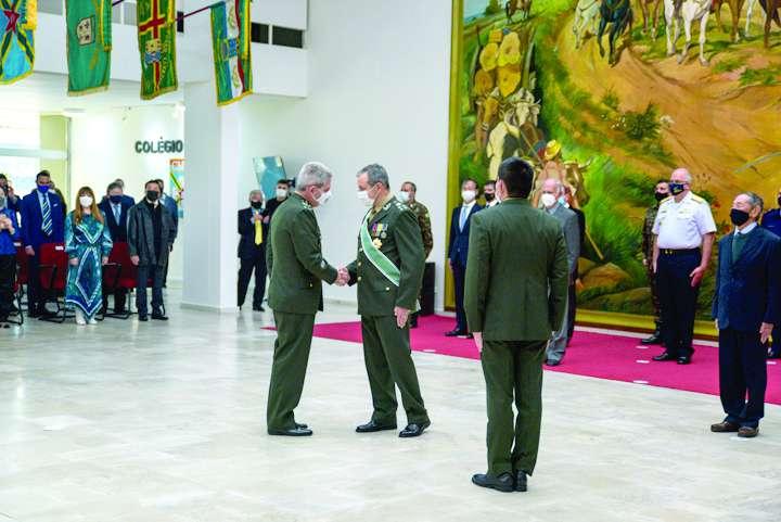General Carlos Eduardo passa a chefia do Estado-Maior do CMSE para o general Hiroshi
