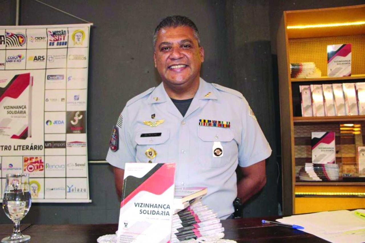Coronel PM Temístocles Telmo lança livro sobre Vizinhança Solidária