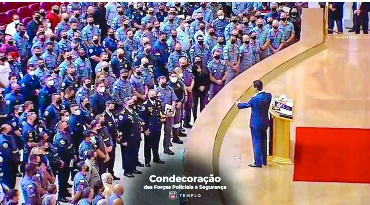 Igreja Universal homenageia profissionais da  Segurança Pública no Dia do Soldado