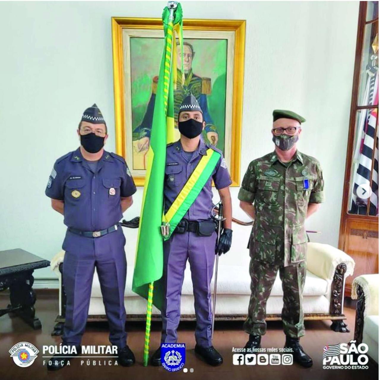 Comandante da 2ª Divisão de Exército visita a Academia do Barro Branco