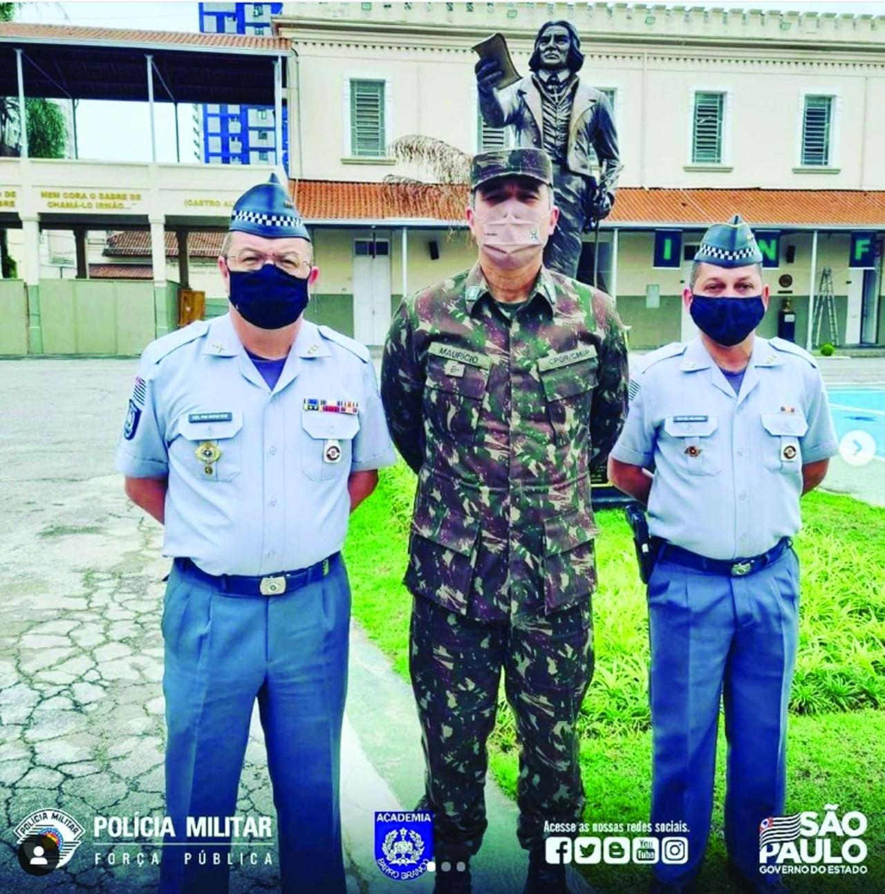 Comandante e subcomandante da Academia do Barro Branco visitam o Centro de Preparação de Oficiais da Reserva
