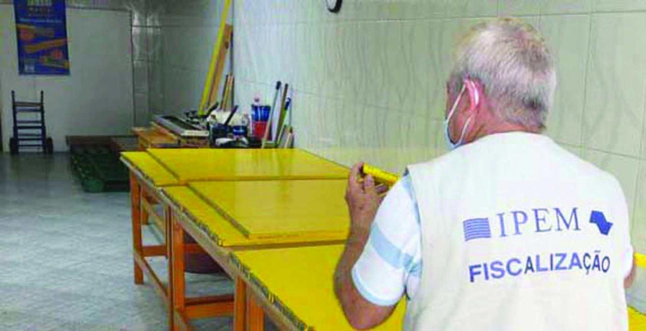 Ipem-SP verifica metro comercial no fabricante na Vila Maria, Zona Norte da Capital